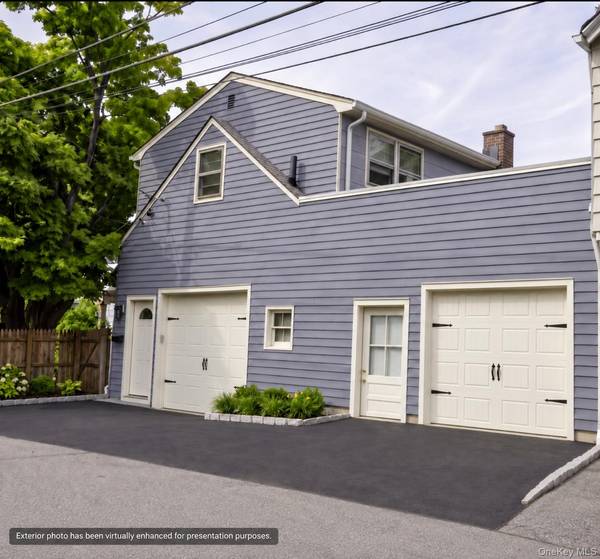 70 14th AVE, Sea Cliff, NY 11579