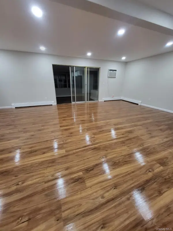 73 Spar DR, Mastic Beach, NY 11951