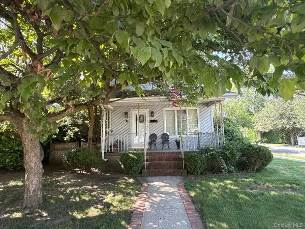 76 Driving Park AVE, Lynbrook, NY 11563