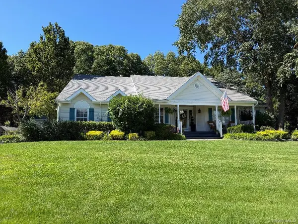 34 Varsity BLVD, East Setauket, NY 11733