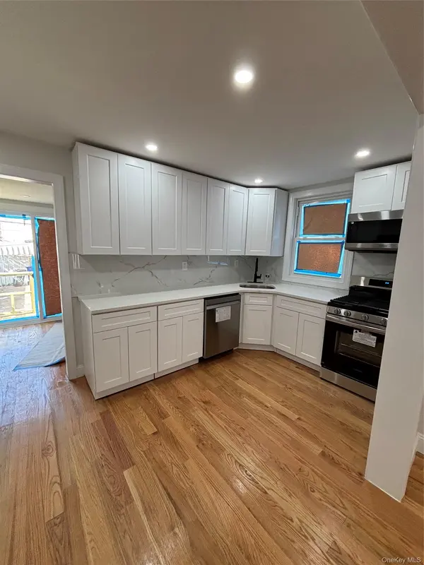 94-28 209 ST, Queens Village, NY 11428