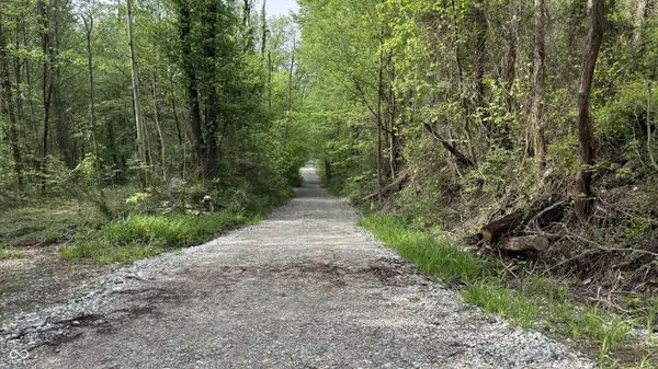 3 Fiscus Cemetery RD, Coal City, IN 47427