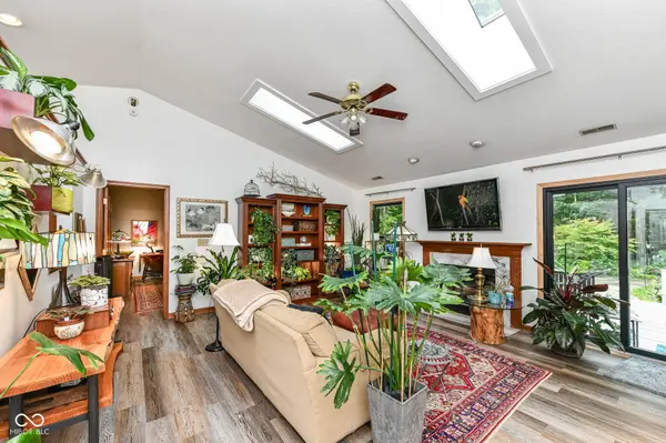 11157 Clearspring WAY, Indianapolis, IN 46239