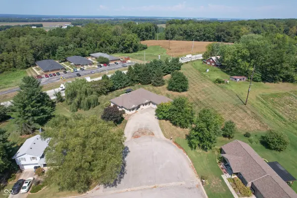 505 Kelly DR, Brownstown, IN 47220