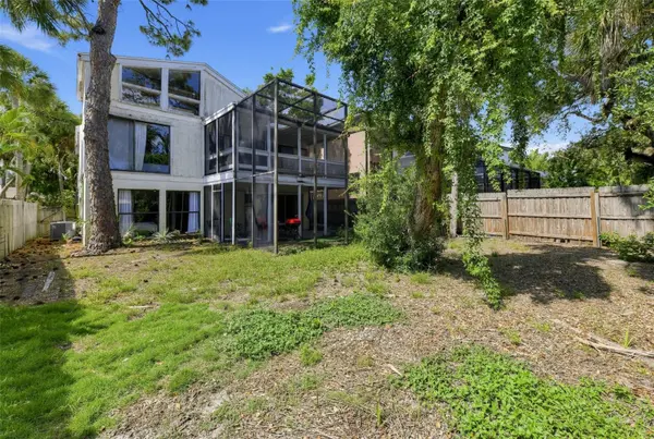 5059 COMMONWEALTH DR, Sarasota, FL 34242