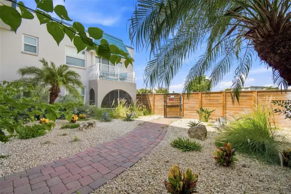 17035 GULF BLVD #216, North Redington Beach, FL 33708