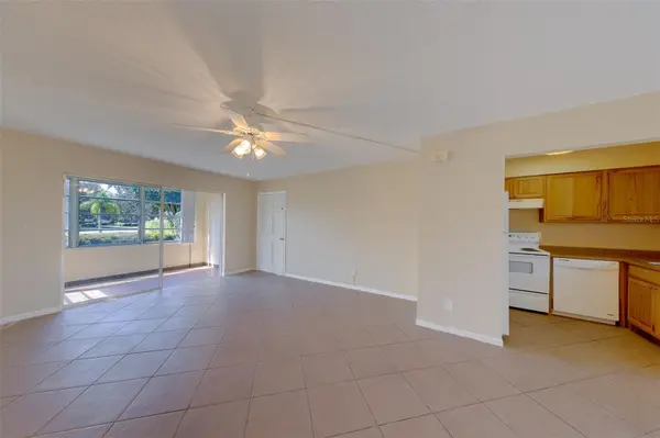 8301 BARDMOOR BLVD #110, Seminole, FL 33777