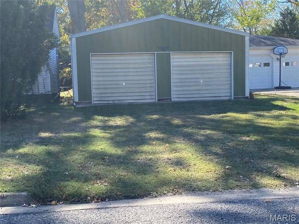 482 E Walnut ST, Nashville, IL 62263
