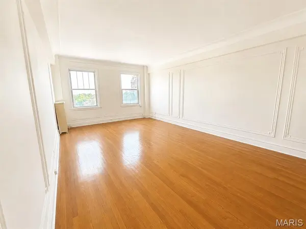 4440 Lindell BLVD #1002, St Louis, MO 63108