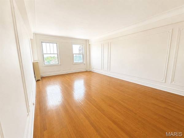 4440 Lindell BLVD #1002, St Louis, MO 63108