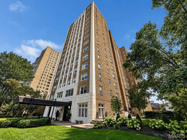4440 Lindell BLVD #1002, St Louis, MO 63108