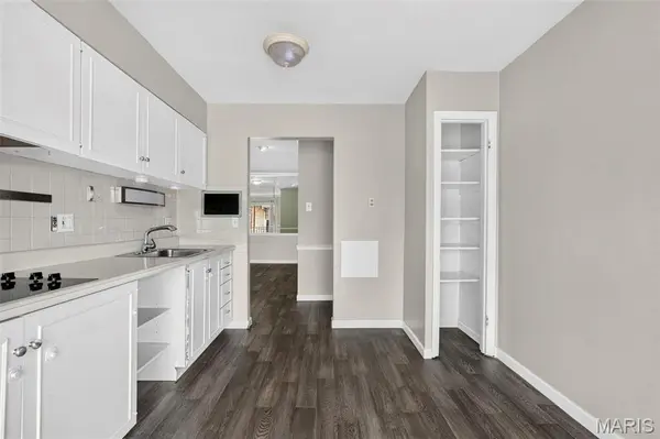 10315 Forest Brook Lane #F, St Louis, MO 63146