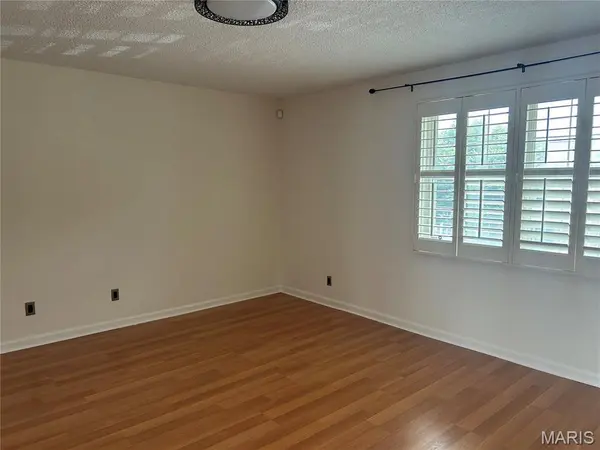 1729 Canary CV, Brentwood, MO 63144