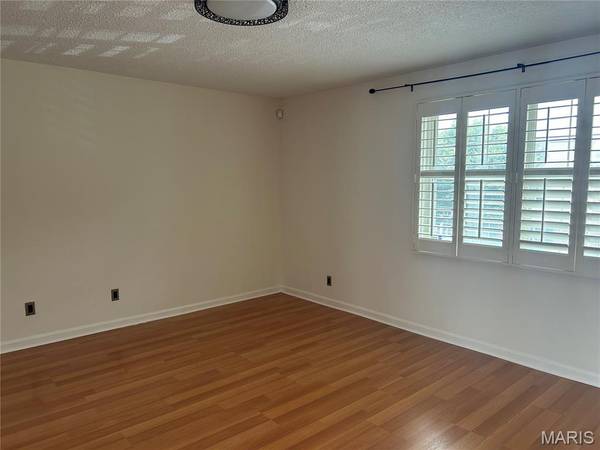 1729 Canary CV, Brentwood, MO 63144