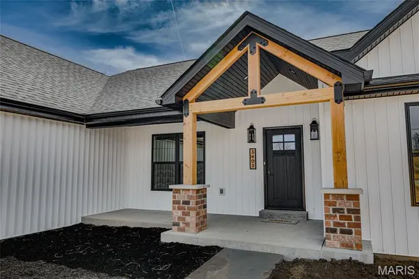 3403 Weatherby LN, Farmington, MO 63640