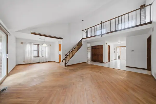 2924 Acorn LN, Northbrook, IL 60062