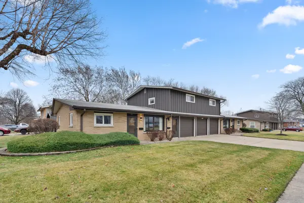 537-541 N Edgelawn DR #541, Aurora, IL 60506