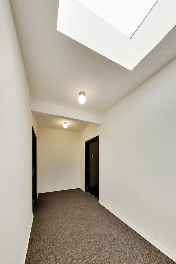 6040 N TROY ST #401, Chicago, IL 60659
