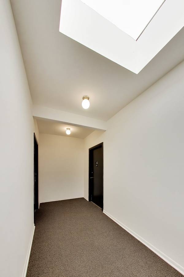6040 N TROY ST #401, Chicago, IL 60659