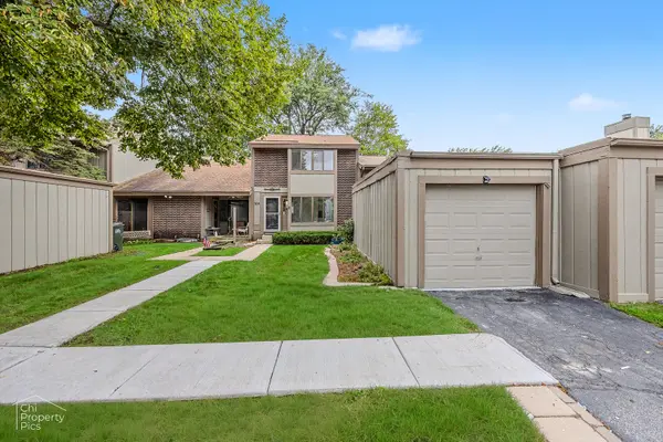 524 Yosemite CT, Roselle, IL 60172