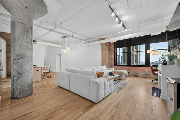 728 W Jackson BLVD #712, Chicago, IL 60661