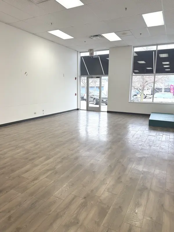 121-131 Collins ST, Joliet, IL 60432