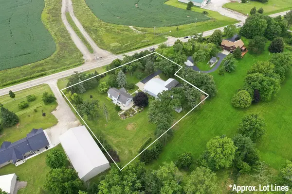 6424 Mccullom Lake RD, Wonder Lake, IL 60097