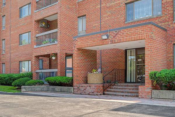 701 FORUM SQ #210, Glenview, IL 60025