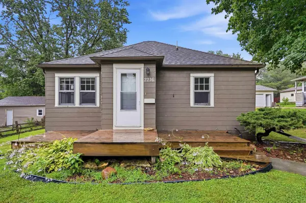 2216 Franklin ST, Cedar Falls, IA 50613