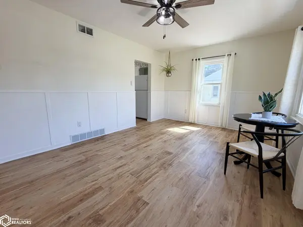 606 W 14th ST, Newton, IA 50208