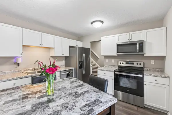 459 Mailand CT S, Maplewood, MN 55119