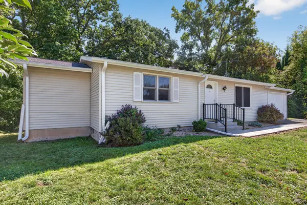 512 Eric DR, Osceola, WI 54020