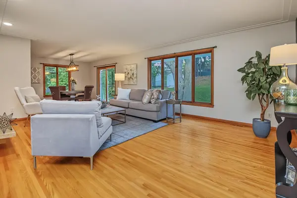 6700 Hillside LN, Edina, MN 55439