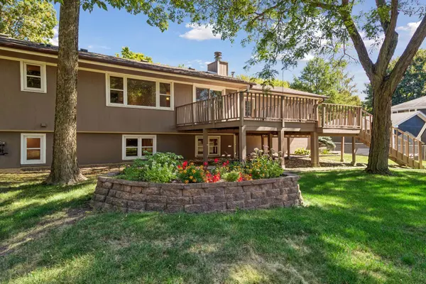 1755 Ithaca LN N, Plymouth, MN 55447