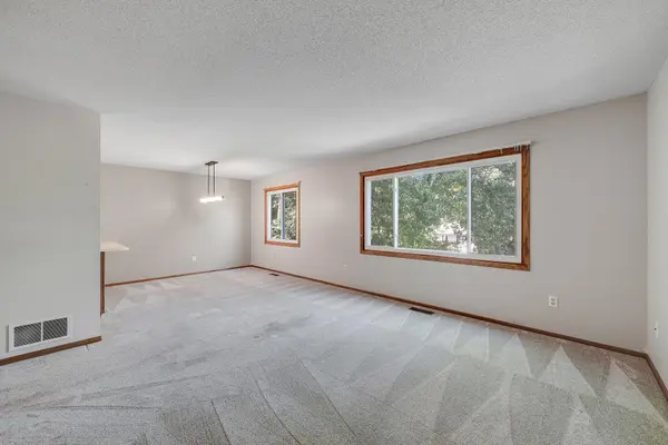 800 Hawthorne AVE E, Saint Paul, MN 55106