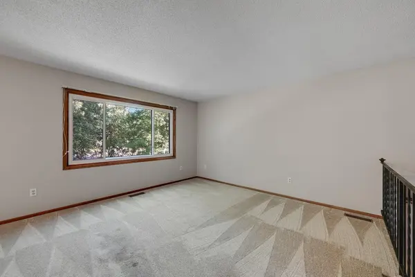800 Hawthorne AVE E, Saint Paul, MN 55106