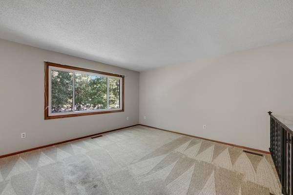 800 Hawthorne AVE E, Saint Paul, MN 55106