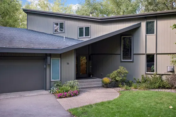 16 Timberglade RD, Bloomington, MN 55437