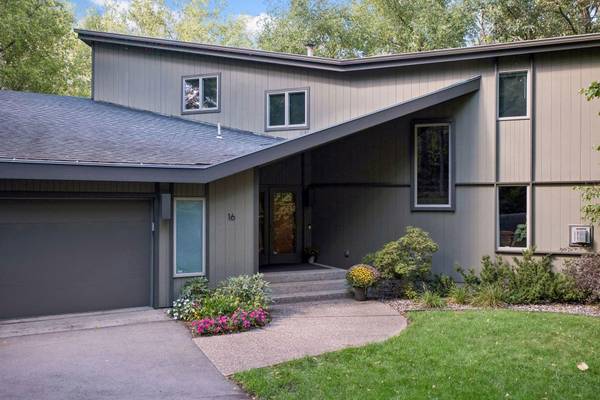 16 Timberglade RD, Bloomington, MN 55437