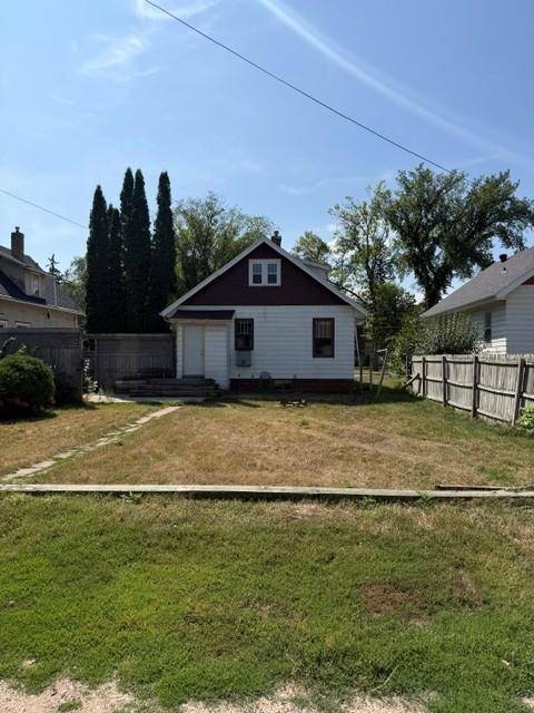 1019 9th AVE N, Fargo, ND 58102