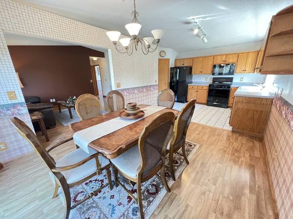 1508 Thistle LN, Shakopee, MN 55379