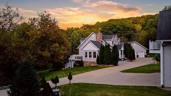 N20322 Sunset Valley RD, Galesville, WI 54630