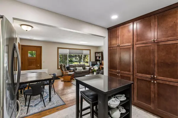 7608 Viewcrest LN, New Hope, MN 55427