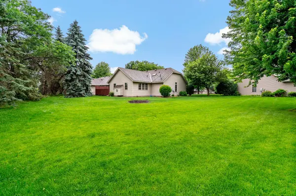8541 Inverness LN N, Brooklyn Park, MN 55443