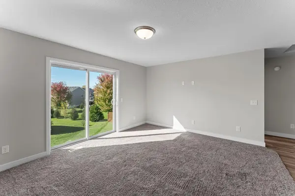 1135 Ivy WAY, Faribault, MN 55021