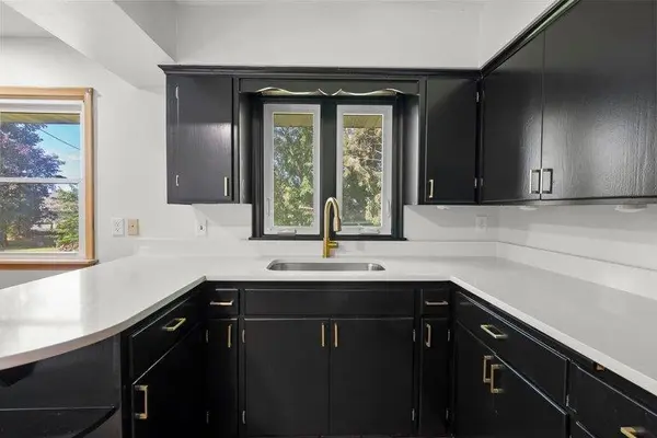 1689 Edgemont ST, Maplewood, MN 55117