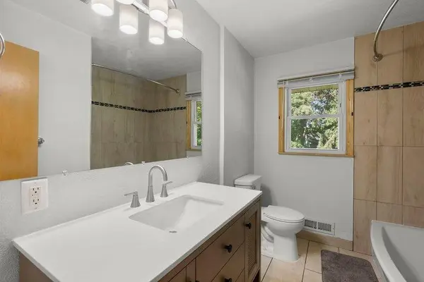 1689 Edgemont ST, Maplewood, MN 55117