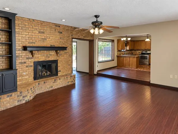 2515 Thomas CIR, Clinton, OK 73601