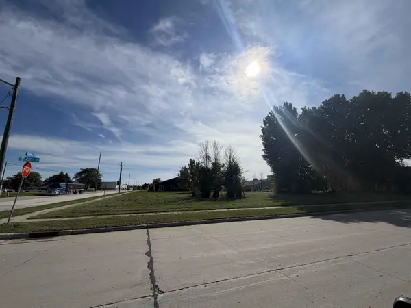 S 22ND ST #1, Manitowoc, WI 54220