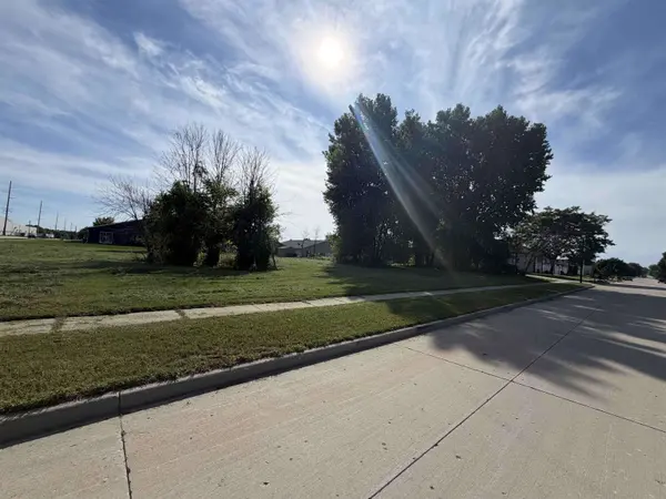 S 22ND ST #2, Manitowoc, WI 54220